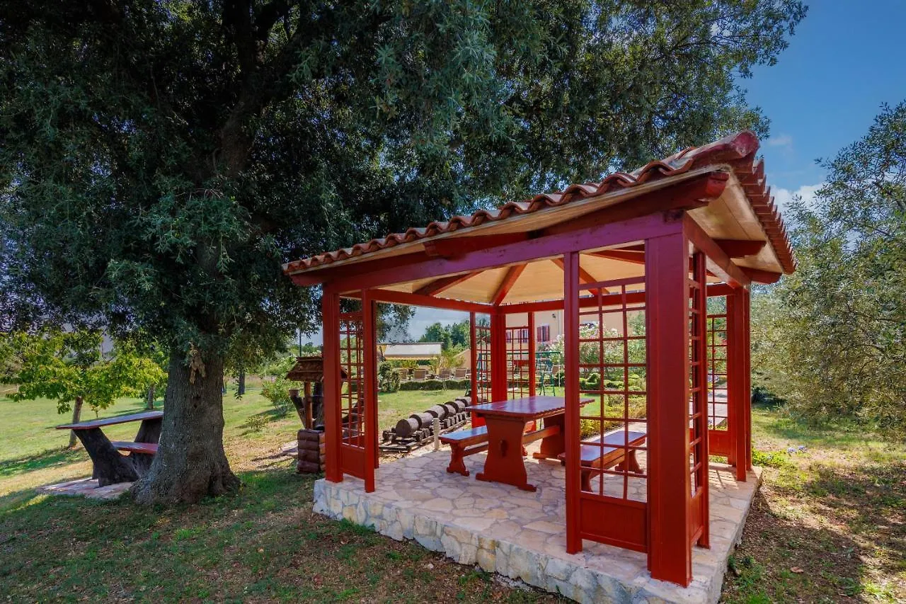 Pool Villa Divina - Happy Rentals Sisan Croatia