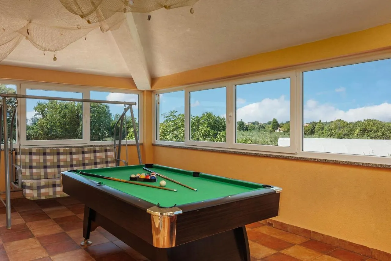 Pool Villa Divina - Happy Rentals Sisan