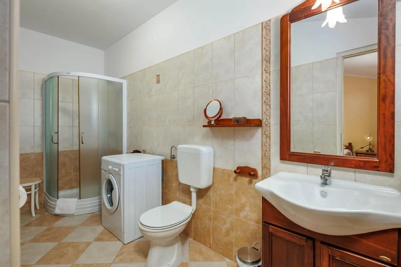 Pool Villa Divina - Happy Rentals Sisan