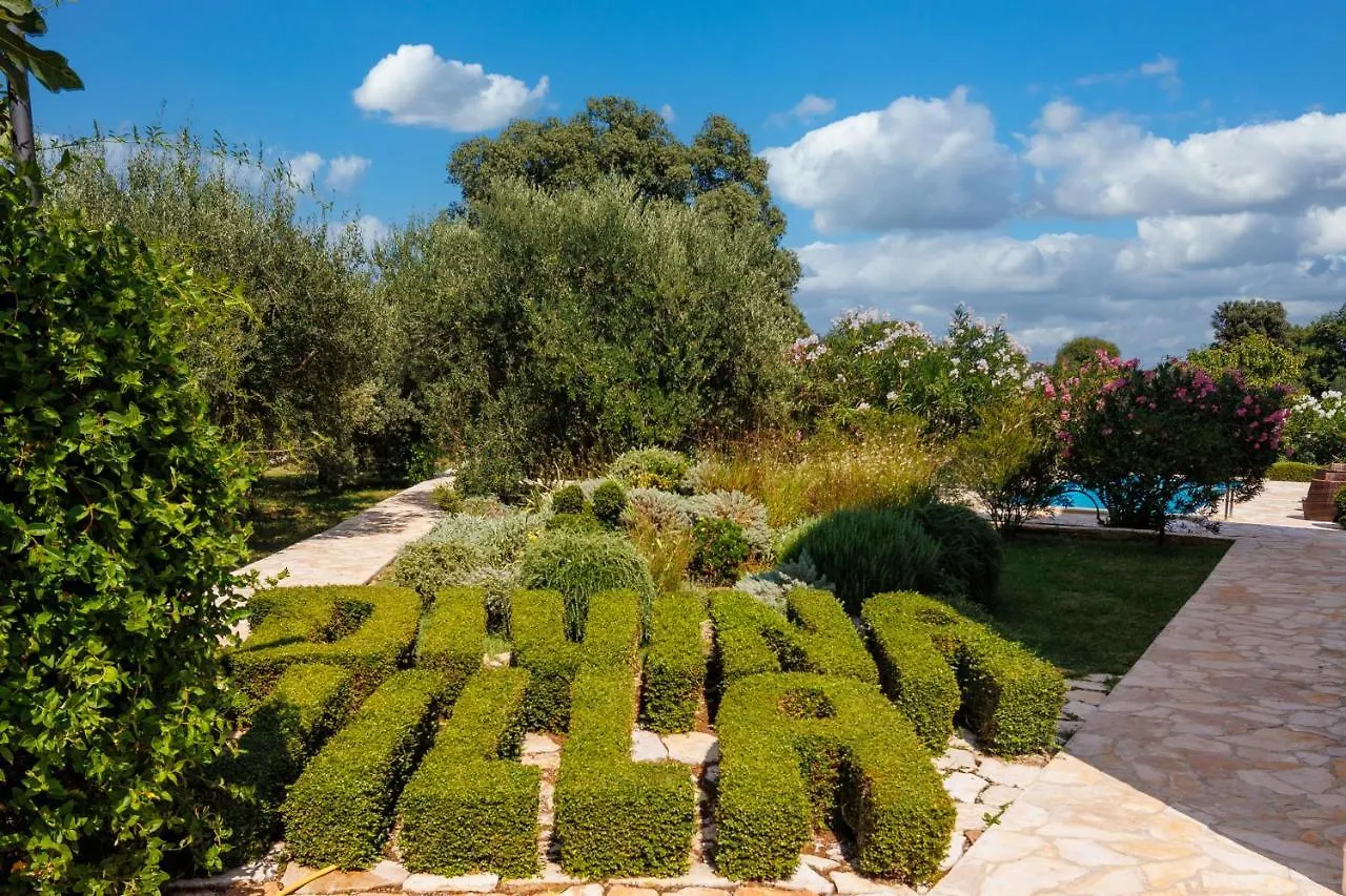 Pool Villa Divina - Happy Rentals Sisan