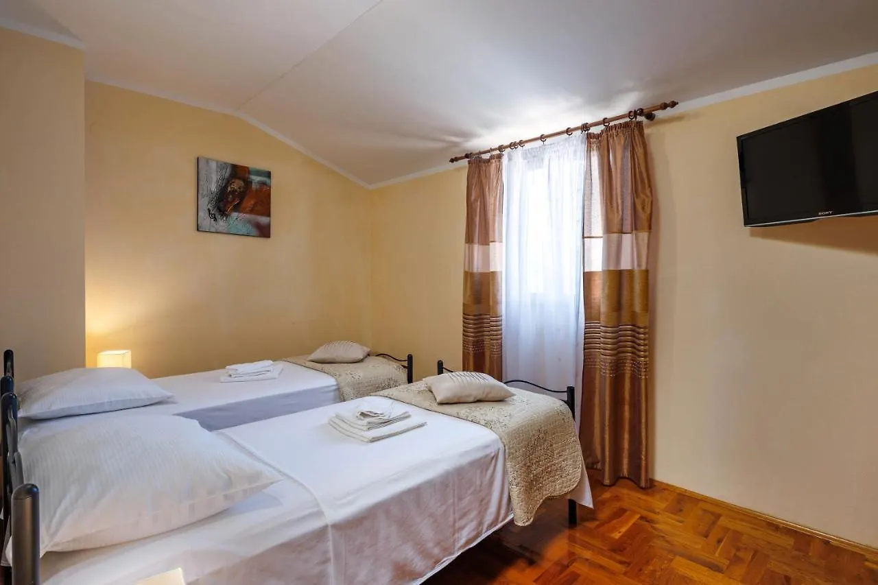 Pool Villa Divina - Happy Rentals Šišan